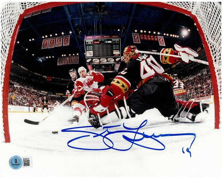 Steve Yzerman Autographed 8x10
