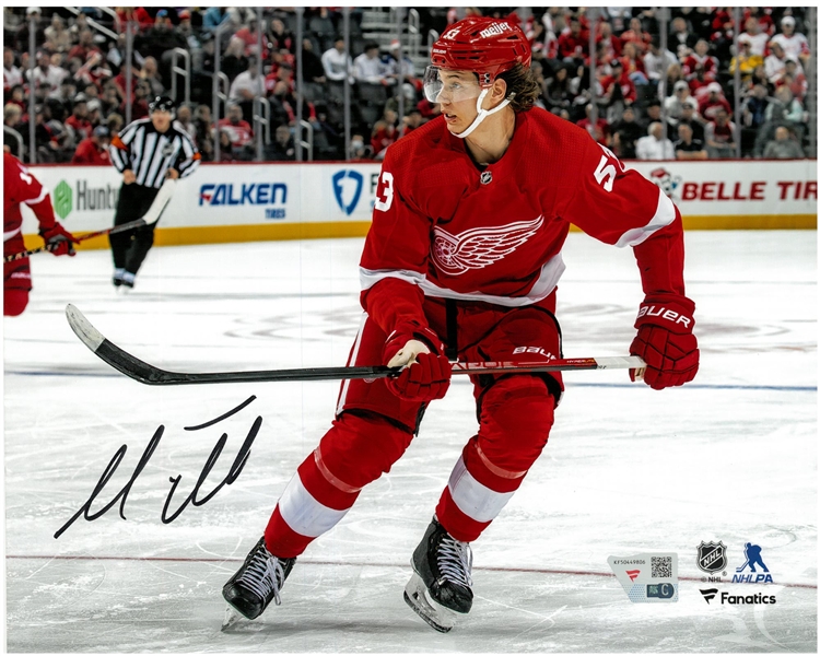 Moritz Seider Autographed 8x10