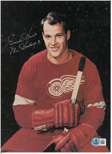 Gordie Howe Autographed 8x11