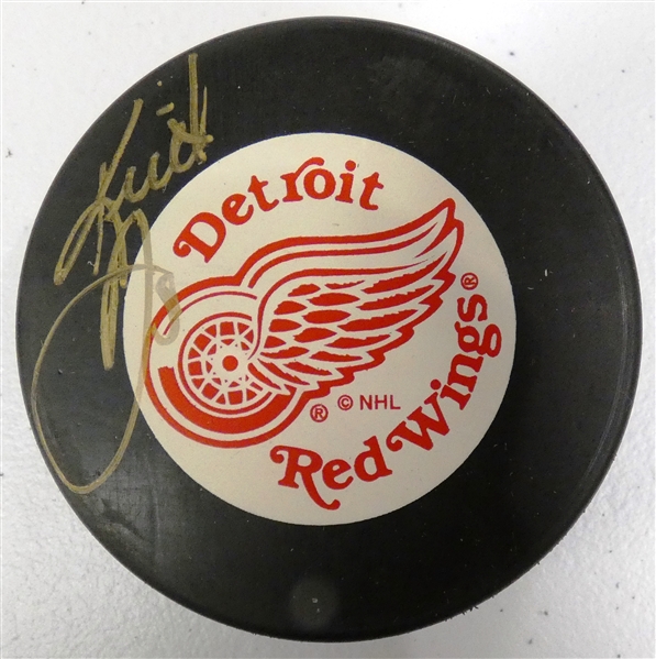 Keith Primeau Autographed Red Wings Puck