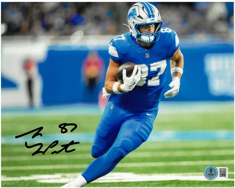 Sam Laporta Autographed 8x10