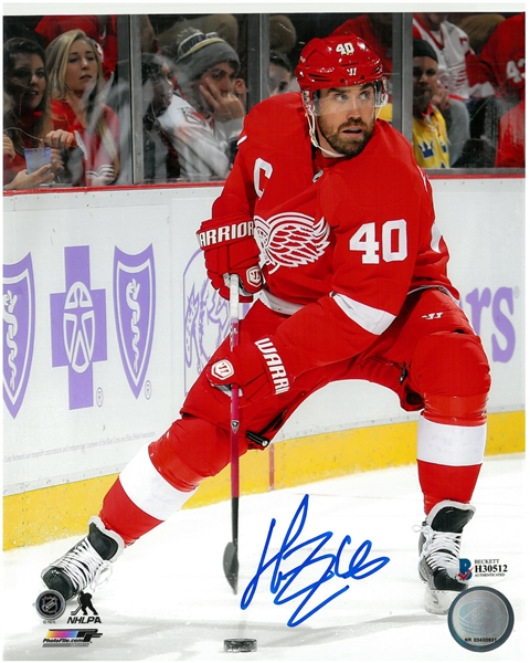Henrik Zetterberg Autographed 8x10