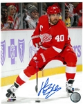 Henrik Zetterberg Autographed 8x10