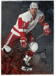 Steve Yzerman Autographed 1998/99 ITG Be a Player