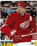 Nicklas Lidstrom Autographed 8x10
