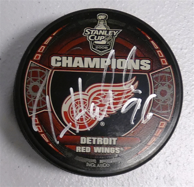Tomas Holmstrom Autographed 2008 Cup Puck