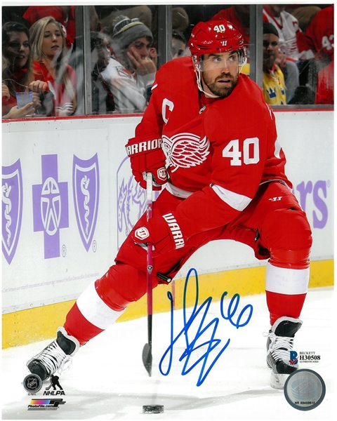 Henrik Zetterberg Autographed 8x10