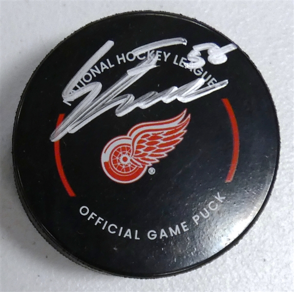 Emmitt Finnie Autographed Red Wings Puck