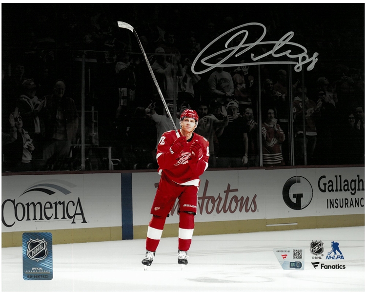 Patrick Kane Autographed 8x10