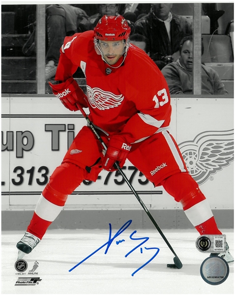 Pavel Datsyuk Autographed 8x10